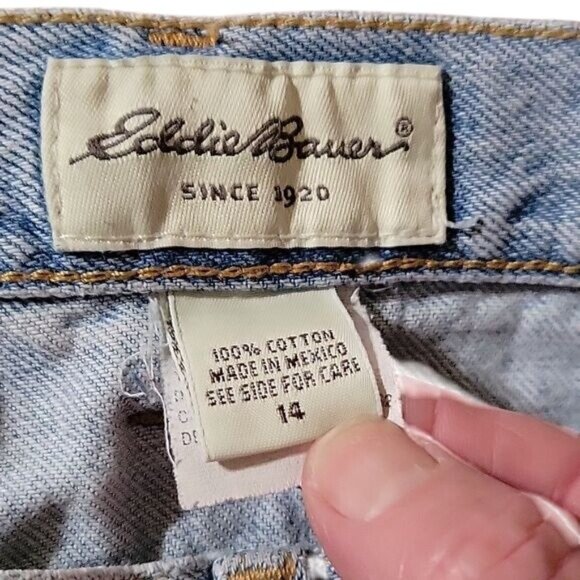 Eddie Bauer Womens Distressed High-Waist Denim Shorts Size 14 Medium Wash 100% C - Picture 4 of 4